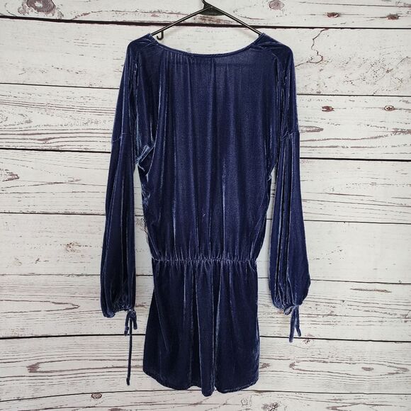 On The Road Maya Long Sleeve Blue Velvet Dress Medium NWT - Picture 3 of 5